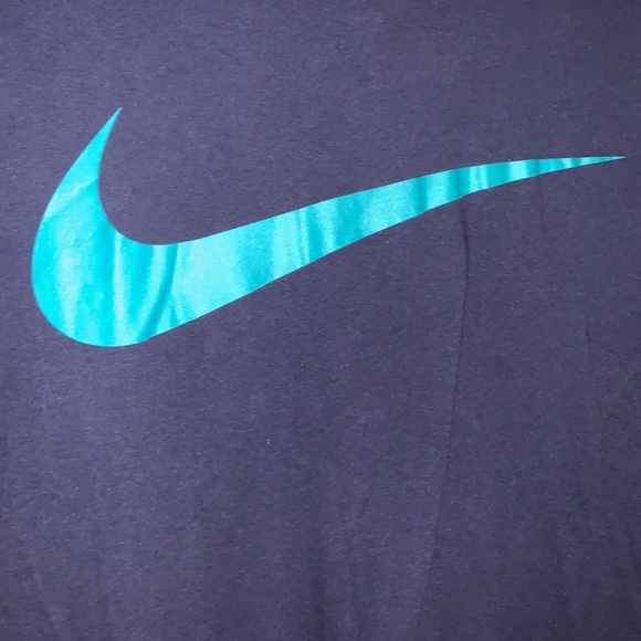 Nike XL Navy and Teal Swoosh T-shirt - Picture 3 of 3